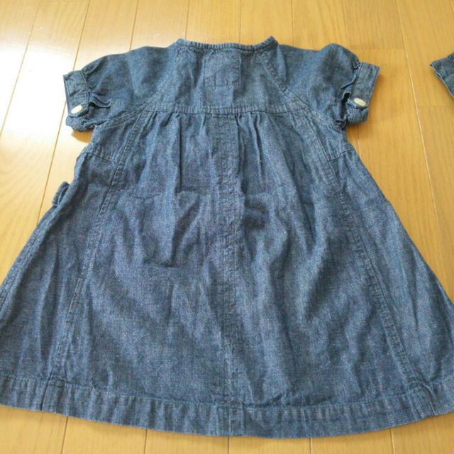 OshKosh(オシュコシュ)の美品！！OSHKOSH デニムワンピース(100㎝) キッズ/ベビー/マタニティのキッズ服女の子用(90cm~)(ワンピース)の商品写真