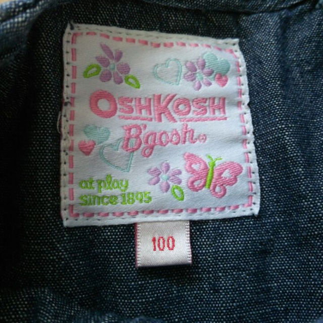 OshKosh(オシュコシュ)の美品！！OSHKOSH デニムワンピース(100㎝) キッズ/ベビー/マタニティのキッズ服女の子用(90cm~)(ワンピース)の商品写真