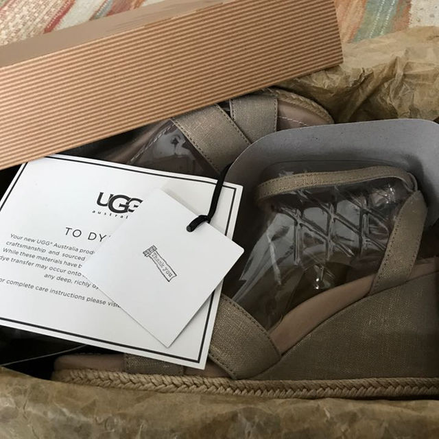 UGG(アグ)の最終お値下げ！UGGアグウエッジソールサンダル レディースの靴/シューズ(サンダル)の商品写真