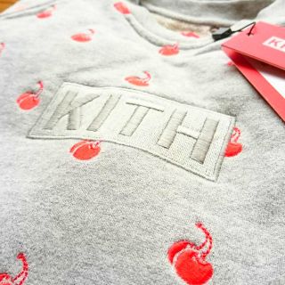 KITH × COCA-COLA CHERRIES CREWNECK グレー S(スウェット)