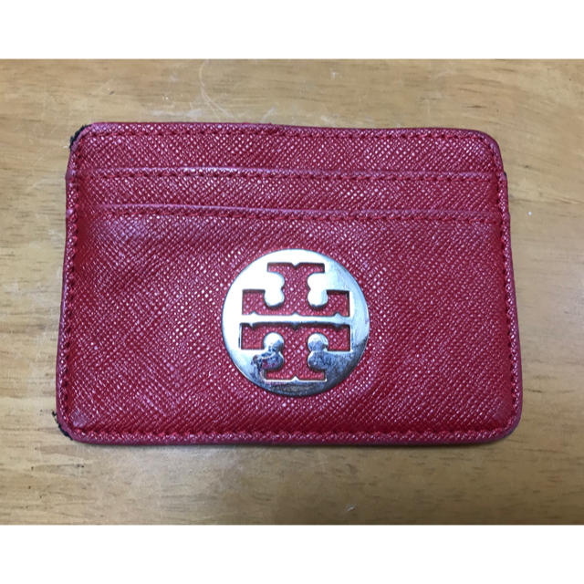 Tory Burch(トリーバーチ)の♥️ トリーバーチ 定期入れ 赤色 ♥️ レディースのファッション小物(名刺入れ/定期入れ)の商品写真