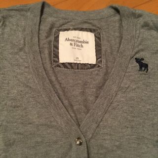 アバクロンビーアンドフィッチ(Abercrombie&Fitch)の新品 アバクロ ビジューボタンカーデ (カーディガン)