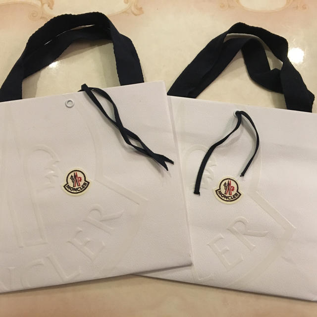 MONCLER(モンクレール)のさやか様専用‼️モンクレール ショップ袋 MONCLER ブランド紙袋 1枚 レディースのバッグ(ショップ袋)の商品写真