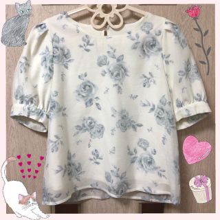 マジェスティックレゴン(MAJESTIC LEGON)の🌸未使用♡花柄トップス🌸(カットソー(半袖/袖なし))