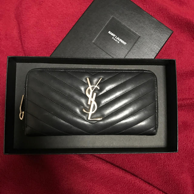 Saint Laurent(サンローラン)のYves Saint Laurent サンローラン Vステッチレザー 長財布 レディースのファッション小物(財布)の商品写真