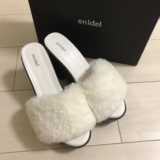 SNIDEL(スナイデル)のsnidel♡ファーサボ レディースの靴/シューズ(サンダル)の商品写真