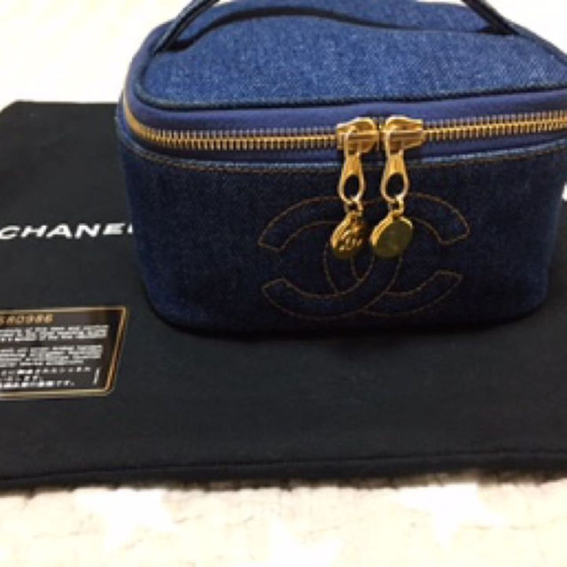 CHANEL(シャネル)のシャネル デニム バニティ レディースのバッグ(ボディバッグ/ウエストポーチ)の商品写真