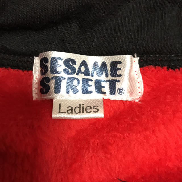 SESAME STREET(セサミストリート)のエルモパーカー レディースのトップス(パーカー)の商品写真