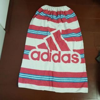 アディダス(adidas)の巻きタオル(セカンドバッグ/クラッチバッグ)