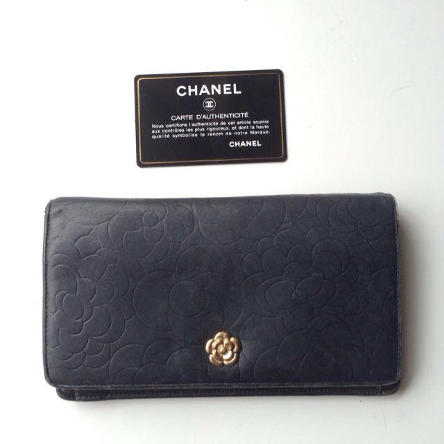 CHANEL(シャネル)のCHANELカメリア長財布 レディースのファッション小物(財布)の商品写真