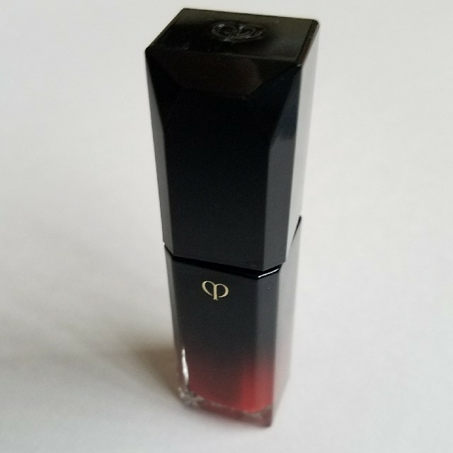 クレ・ド・ポー ボーテ(クレドポーボーテ)の最終値下【clé de peau BEAUTÉ】ルージュリキッドエクラ 18 赤 コスメ/美容のベースメイク/化粧品(口紅)の商品写真