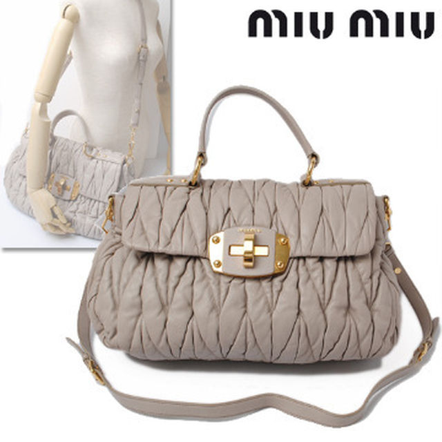 期間限定送料無料】 miumiu - ミュウミュウ ショルダーバッグ