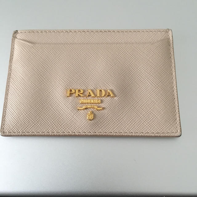 PRADA(プラダ)の値下げします✨✨¥3,840→¥3,080円✨PRADA カードケース☆名刺入れ レディースのファッション小物(名刺入れ/定期入れ)の商品写真