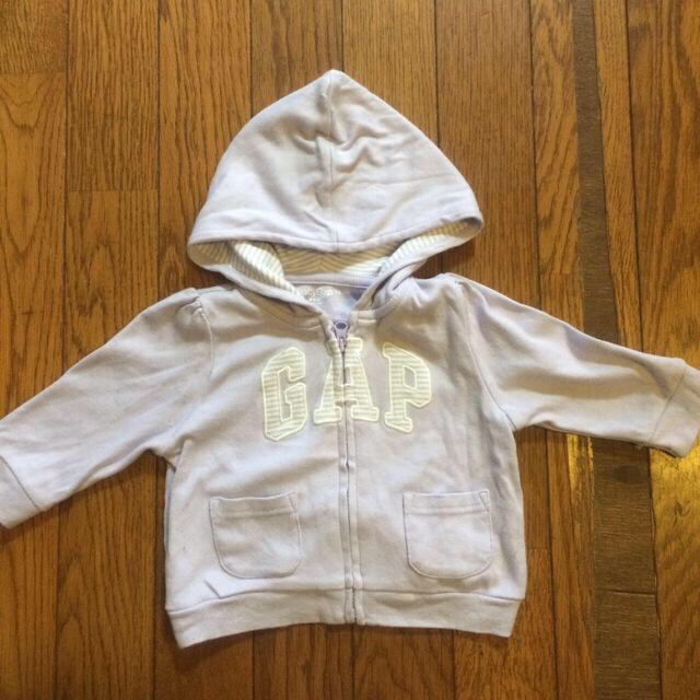 babyGAP(ベビーギャップ)のBaby Gap★パーカー 60センチ キッズ/ベビー/マタニティのキッズ服女の子用(90cm~)(その他)の商品写真