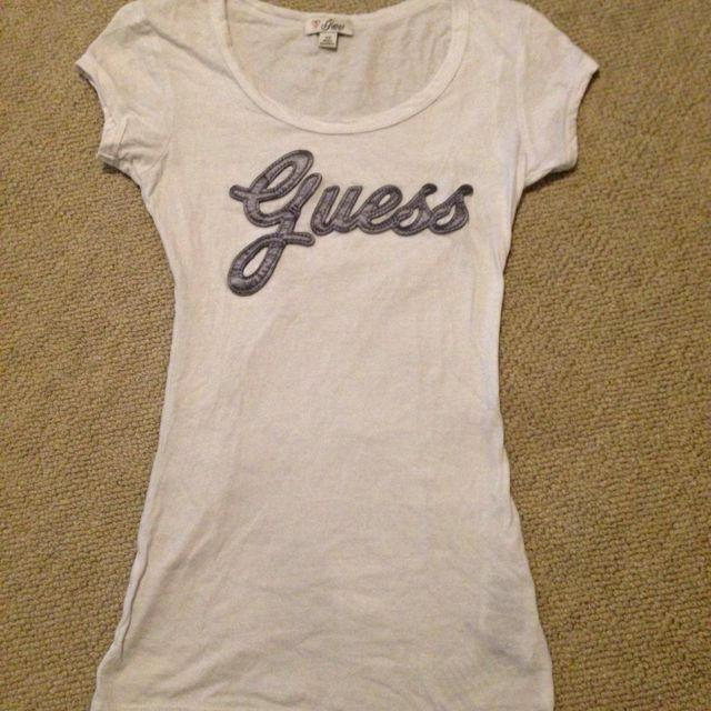 GUESS(ゲス)のGUESS Tシャツ レディースのトップス(Tシャツ(半袖/袖なし))の商品写真