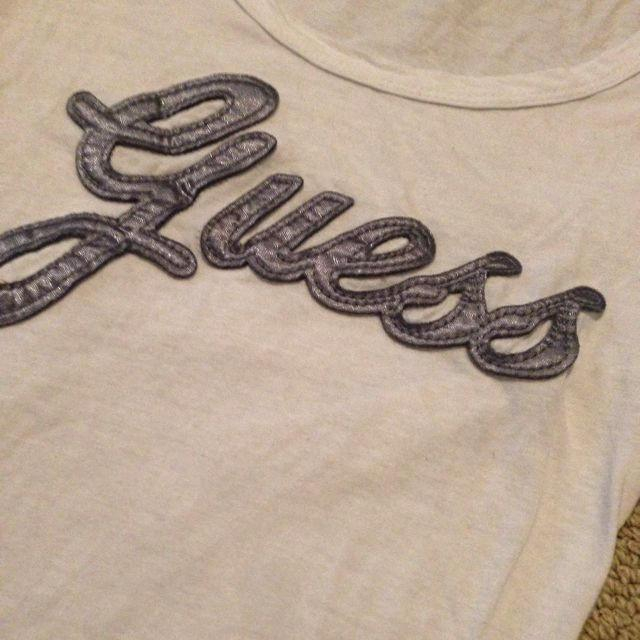 GUESS(ゲス)のGUESS Tシャツ レディースのトップス(Tシャツ(半袖/袖なし))の商品写真