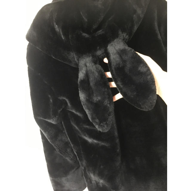 one spo(ワンスポ)のonespo らびたんコート 黒 レディースのジャケット/アウター(毛皮/ファーコート)の商品写真