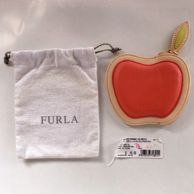 Furla(フルラ)のFURLA / リンゴモチーフ コインケース レディースのファッション小物(コインケース)の商品写真