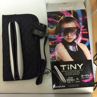 コイズミ(KOIZUMI)のtinyコードレスヘアアイロン(ヘアアイロン)