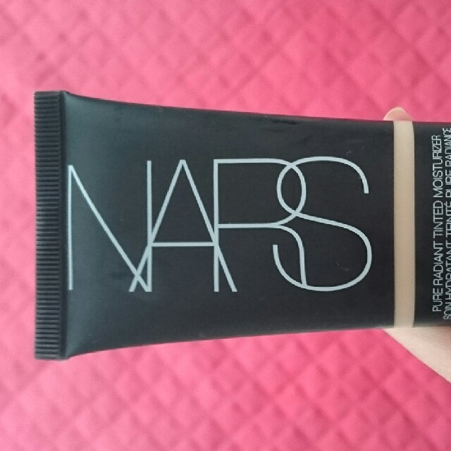 NARS(ナーズ)のティンティッドモイスチャーライザー ナーズ コスメ/美容のベースメイク/化粧品(ファンデーション)の商品写真