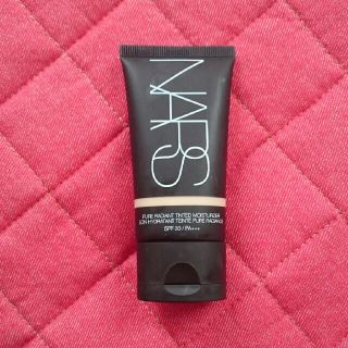 ナーズ(NARS)のティンティッドモイスチャーライザー ナーズ(ファンデーション)