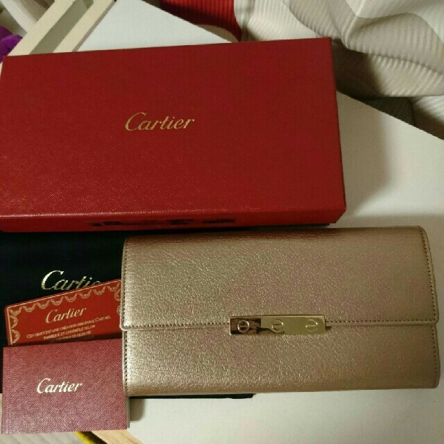 Cartier(カルティエ)の美品 カルティエ ラブコレクション長財布 レディースのファッション小物(財布)の商品写真