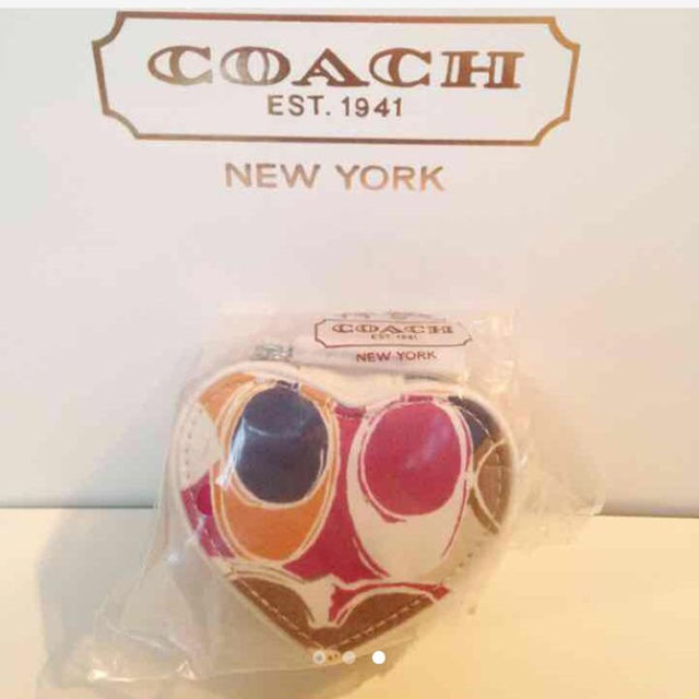 COACH(コーチ)の【新品】正規品 COACHコーチジュエリーポーチ  シグネチャー ハート レディースのファッション小物(その他)の商品写真