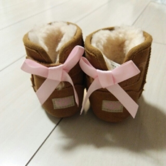 UGG(アグ)のUGG ベビーブーツ 11センチ キッズ/ベビー/マタニティのベビー靴/シューズ(~14cm)(ブーツ)の商品写真