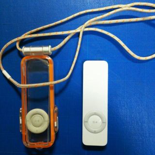 アップル(Apple)の[送料無料]Apple iPod shuffle　512Ｍ(ポータブルプレーヤー)