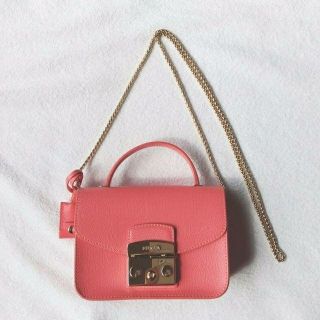 フルラ(Furla)の♡FURLA♡人気のメトロポリス♪<美品>コーラルピンク(ショルダーバッグ)