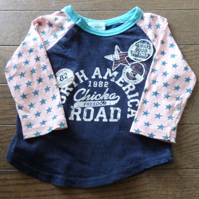 CHICKA CHICKA BOOM BOOM(チッカチッカブーンブーン)の❥∗.sola.∗❥様専用！星柄ラグラン ロンT 80サイズ、他3点 キッズ/ベビー/マタニティのベビー服(~85cm)(Ｔシャツ)の商品写真