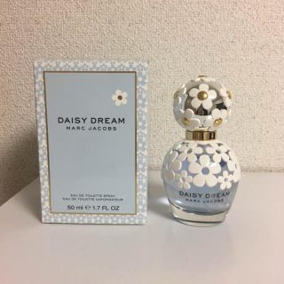 マークジェイコブス(MARC JACOBS)のマークジェイコブス デイジードリームオードトワレ 50ml(香水(女性用))