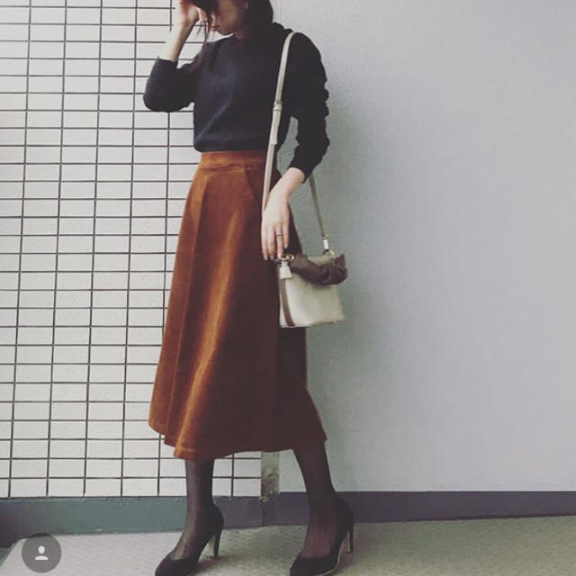 UNIQLO(ユニクロ)のユニクロ☆ハイウエストコーデュロイミディスカート レディースのスカート(ひざ丈スカート)の商品写真