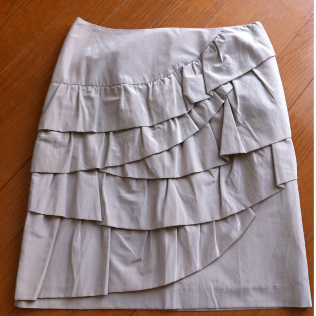 SHIPS(シップス)のSHIPS＊フリルスカート レディースのスカート(ひざ丈スカート)の商品写真