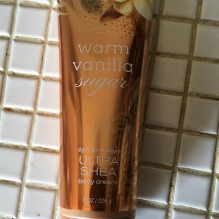 バスアンドボディーワークス(Bath & Body Works)のBath & Body Works ボディークリーム バニラ(ボディクリーム)