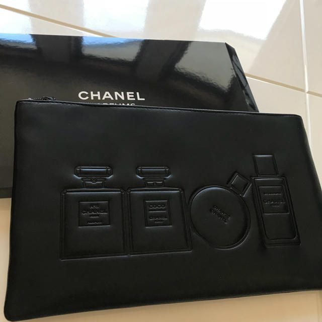 CHANEL(シャネル)のシャネル  ポーチ  ノベルティ メイクポーチ CHANEL レディースのヘアアクセサリー(その他)の商品写真