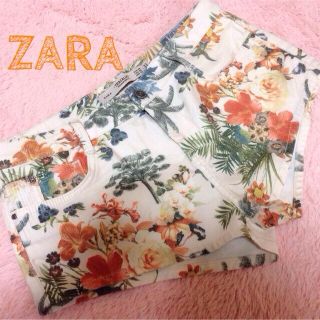 ザラ(ZARA)のZARA トロピカル ショートパンツ(ショートパンツ)