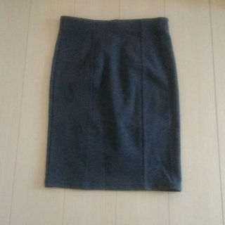 ジーユー(GU)のシンプルタイトスカート(ひざ丈スカート)