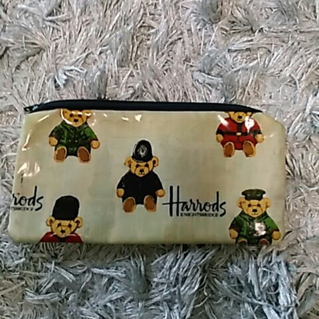 Harrods(ハロッズ)のハロッズ　ペンケース インテリア/住まい/日用品の文房具(ペンケース/筆箱)の商品写真