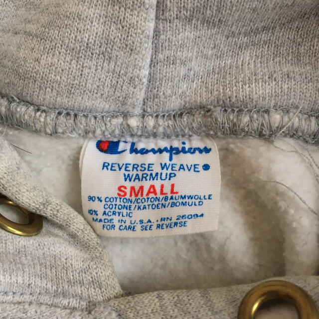 Champion(チャンピオン)のアメリカ製！☆Champion スエットパーカ Sサイズ 目付き グレー メンズのトップス(パーカー)の商品写真