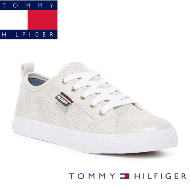 TOMMY HILFIGER(トミーヒルフィガー)の【新品・日本未入荷】トミーヒルフィガー ホワイトシルバー スニーカー 24.5㎝ レディースの靴/シューズ(スニーカー)の商品写真