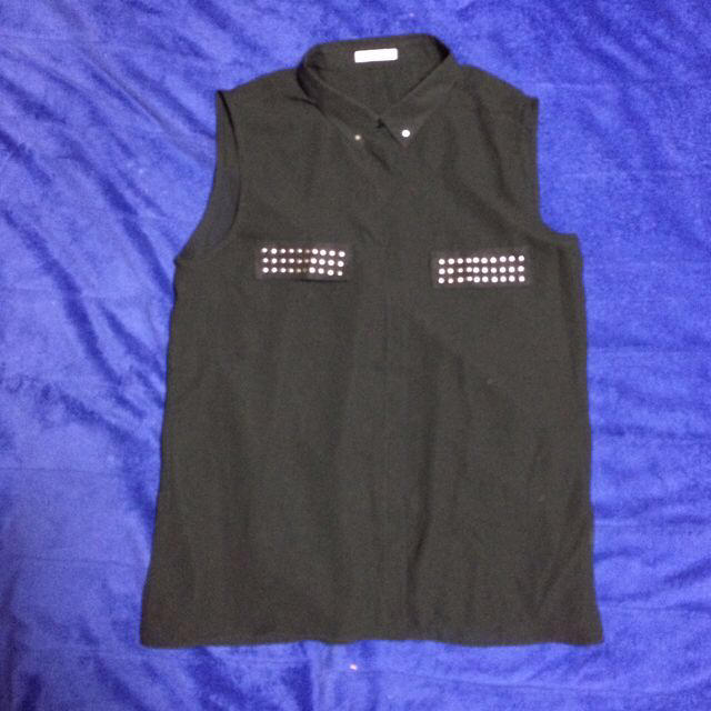 GU(ジーユー)のシースルーシャツ(ノースリーブ) レディースのトップス(シャツ/ブラウス(半袖/袖なし))の商品写真