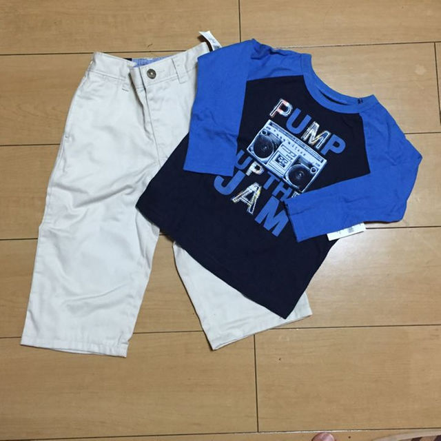 babyGAP(ベビーギャップ)の【新品】baby Gap 上下セット 90 キッズ/ベビー/マタニティのキッズ服男の子用(90cm~)(その他)の商品写真