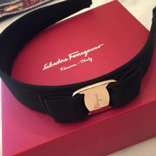 サルヴァトーレフェラガモ(Salvatore Ferragamo)のフェラガモ カチューシャ(カチューシャ)