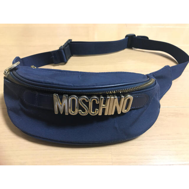 MOSCHINO(モスキーノ)のhiuwn様専用   MOSCHINO❁ネイビー❁古着❁ウエストポーチ レディースのバッグ(ボディバッグ/ウエストポーチ)の商品写真