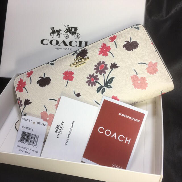 COACH(コーチ)のセール❣️2017最新新品コーチ長財布F55881ホワイト フラワーマルチ レディースのファッション小物(財布)の商品写真