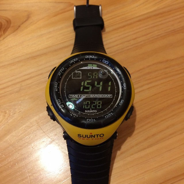 SUUNTO(スント)のスント　ベクター　イエロー メンズの時計(腕時計(デジタル))の商品写真