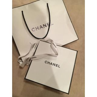 シャネル(CHANEL)のguun様専用、シャネル ギフトボックス ショップ袋付き(ショップ袋)