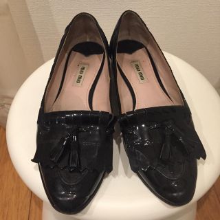 ミュウミュウ(miumiu)のmiumiu  ローファー(ローファー/革靴)