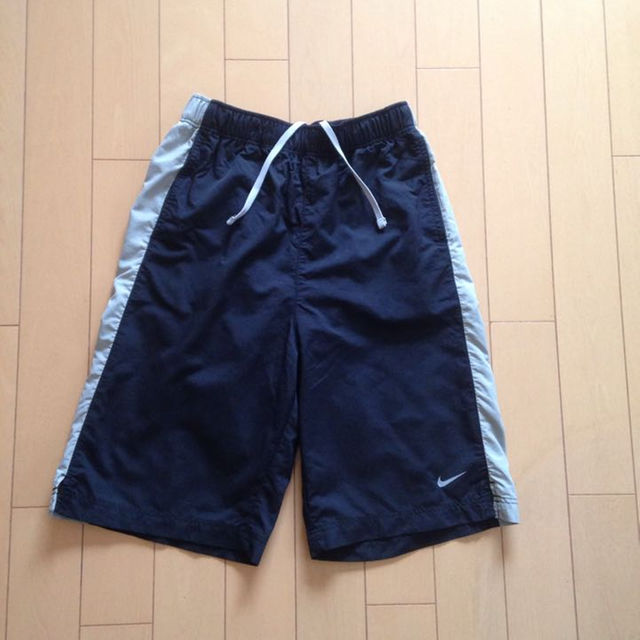 NIKE(ナイキ)のナイキnikeハーフパンツ140-150 キッズ/ベビー/マタニティのキッズ服男の子用(90cm~)(パンツ/スパッツ)の商品写真